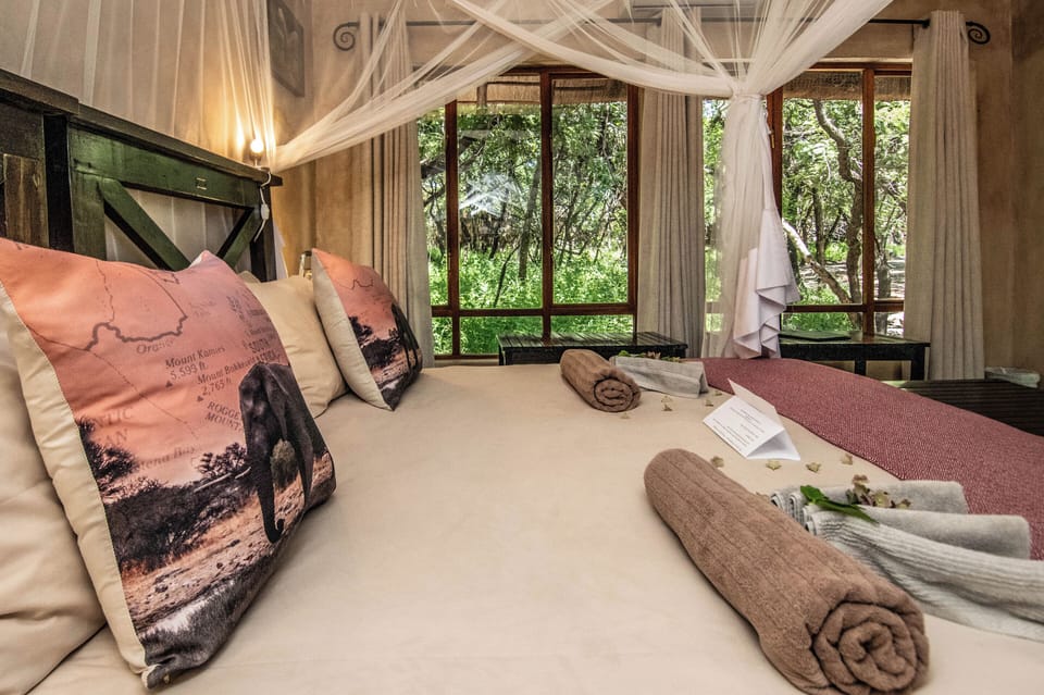 Family Suite | In-room safe, bed sheets