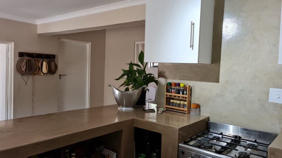 Standard House, 5 Bedrooms | Private kitchen | Electric kettle