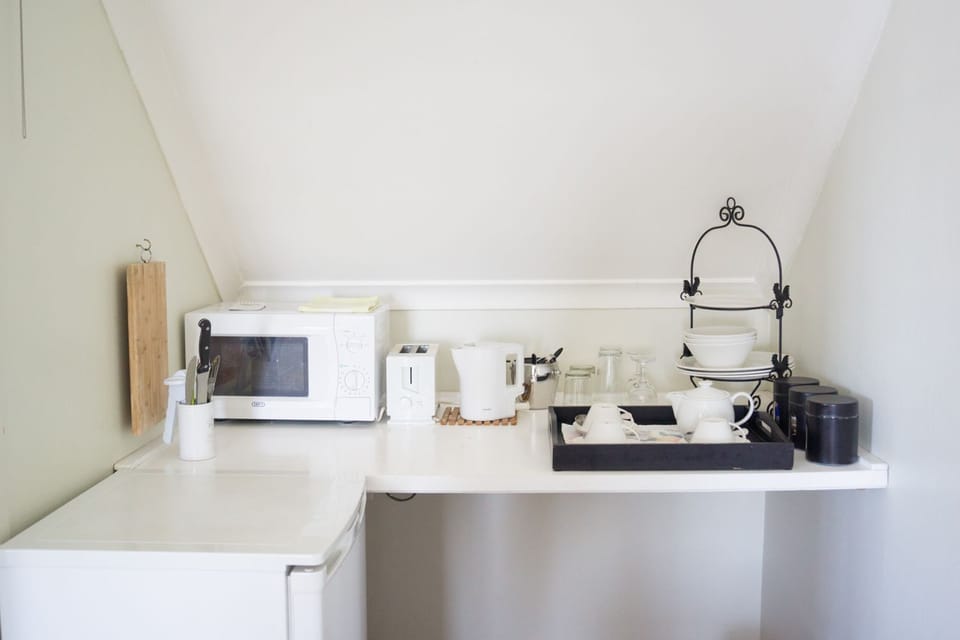 Family Triple Room, 1 Bedroom, Hill View | Private kitchenette