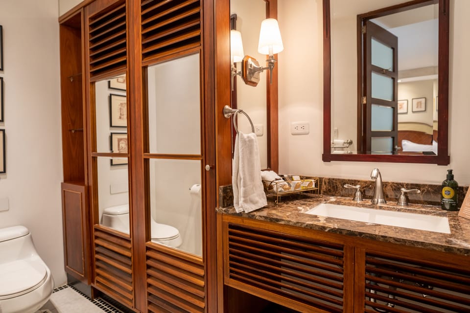 Superior Double Room, 1 King Bed | Bathroom | Shower, free toiletries, bathrobes, slippers