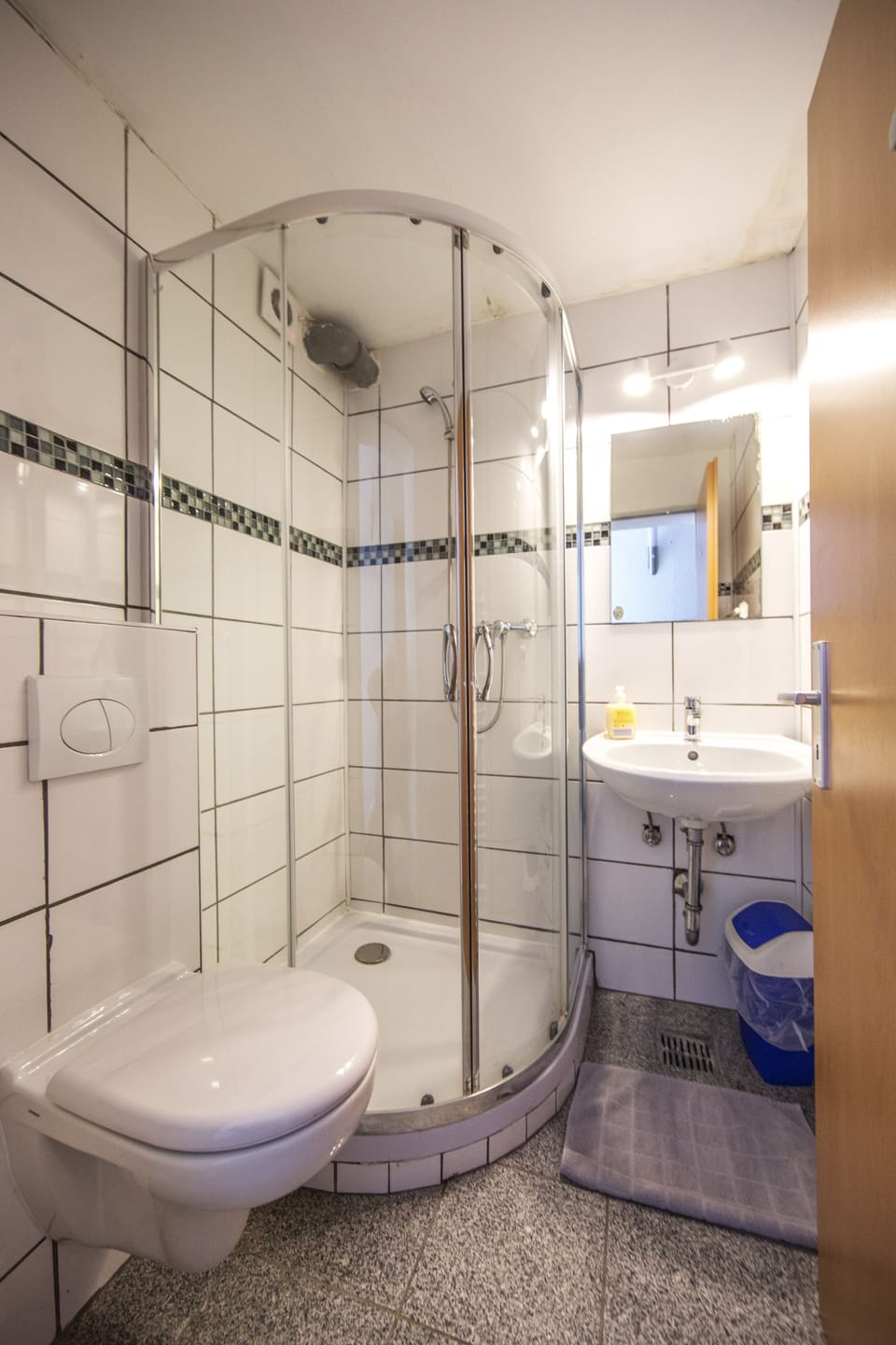 Shower, towels