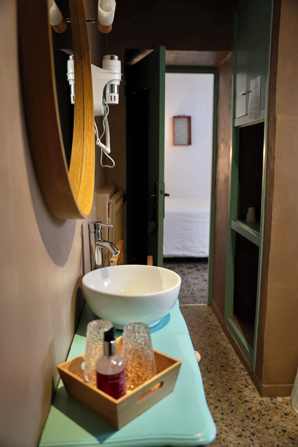 Double Room | Desk, free WiFi, bed sheets