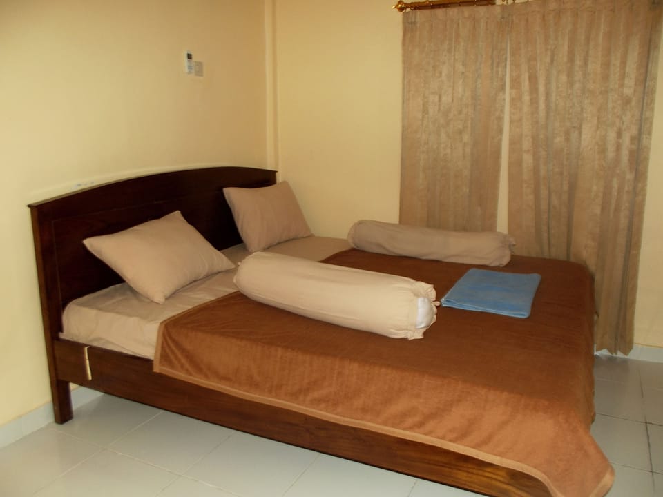 Superior Room with AC  | Desk, WiFi (free)