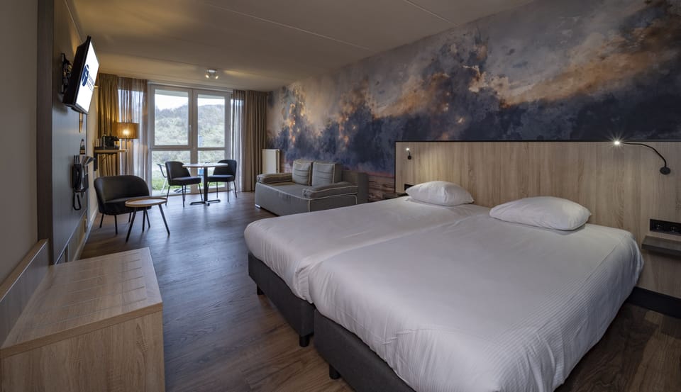 In-room safe, free WiFi, bed sheets