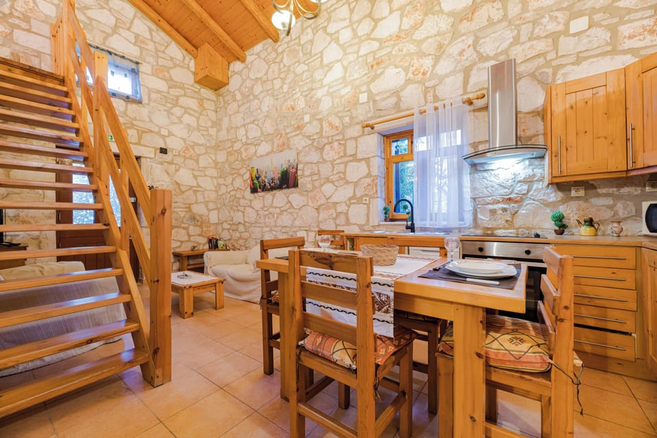 Duplex | Private kitchen | Full-size fridge, microwave, oven, stovetop