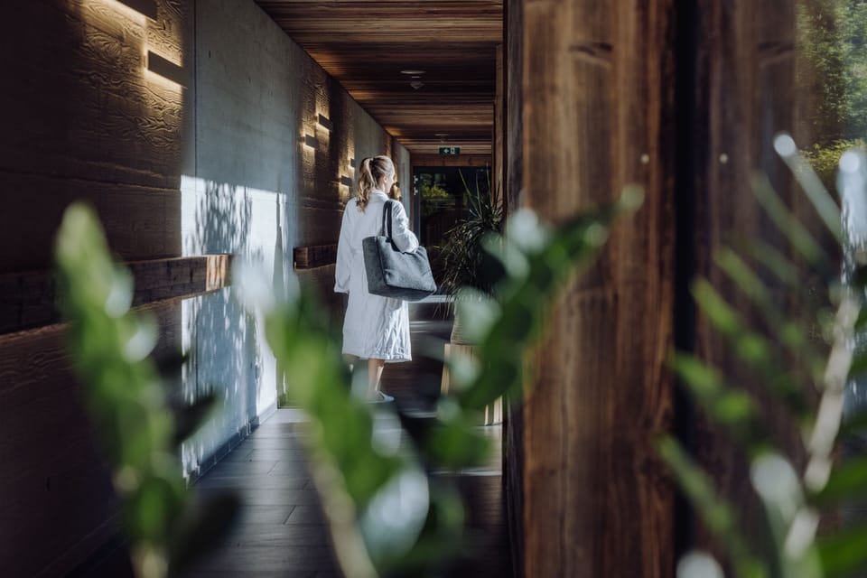 Couples treatment rooms, sauna, steam room, body treatments