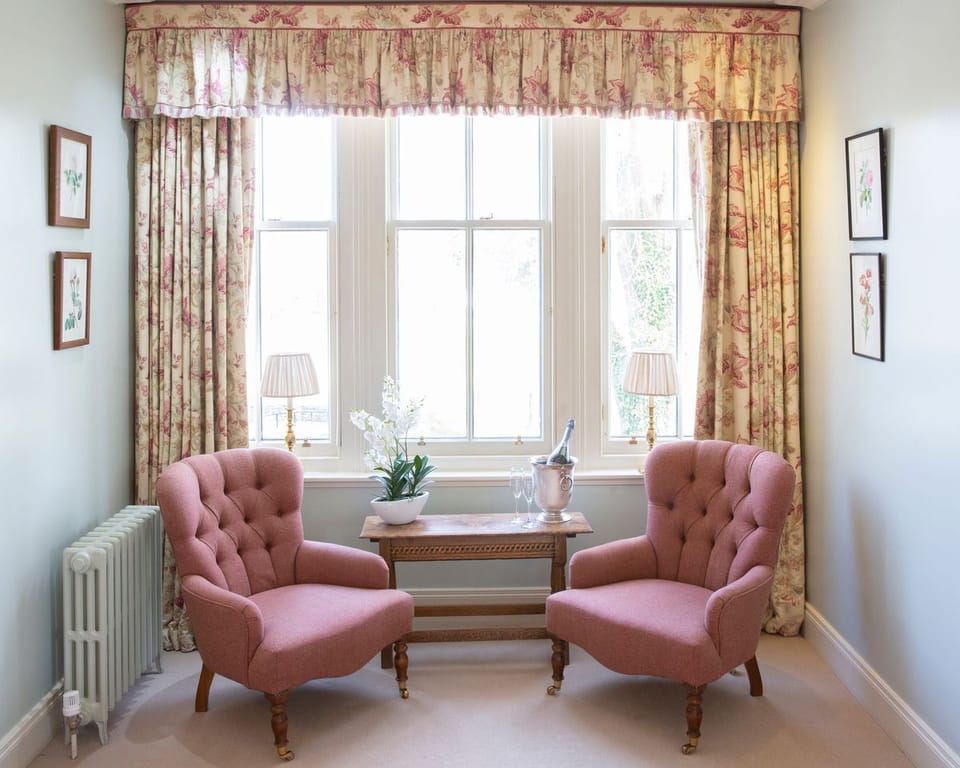 Superior Double Room | Living area | 47-inch Smart TV with digital channels, TV, Netflix