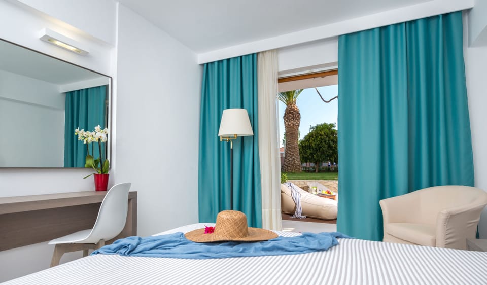 Executive Room, Terrace | In-room safe, desk, soundproofing, iron/ironing board