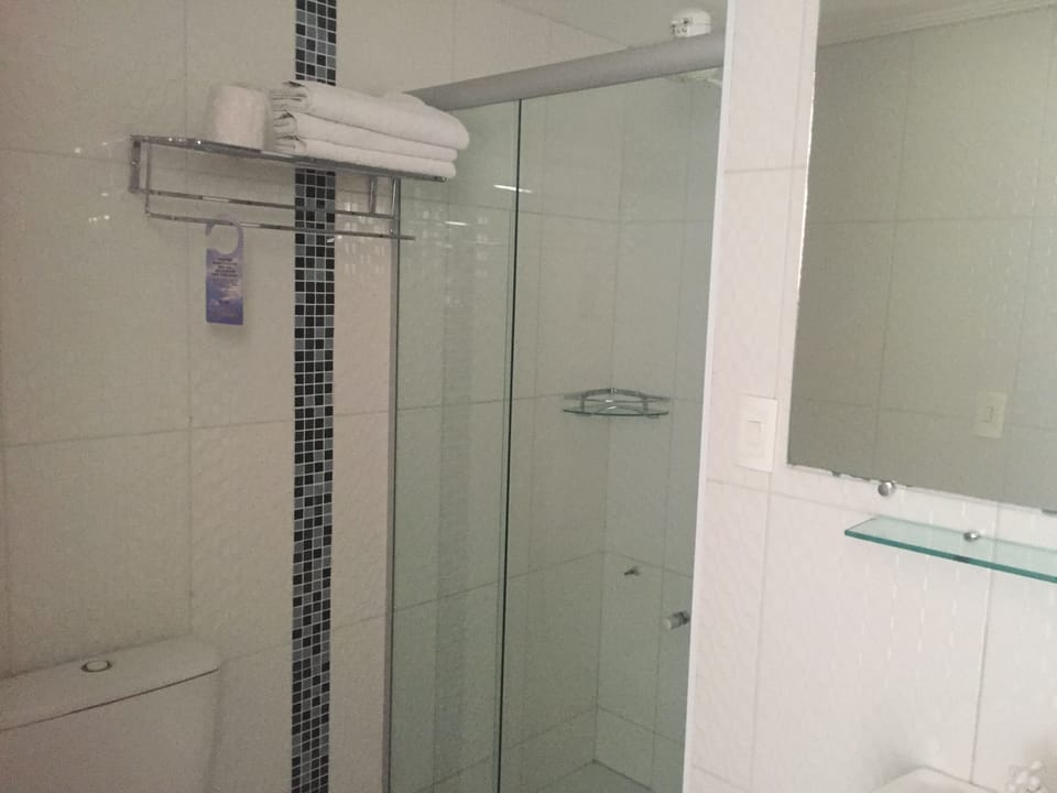 Shower, free toiletries, towels