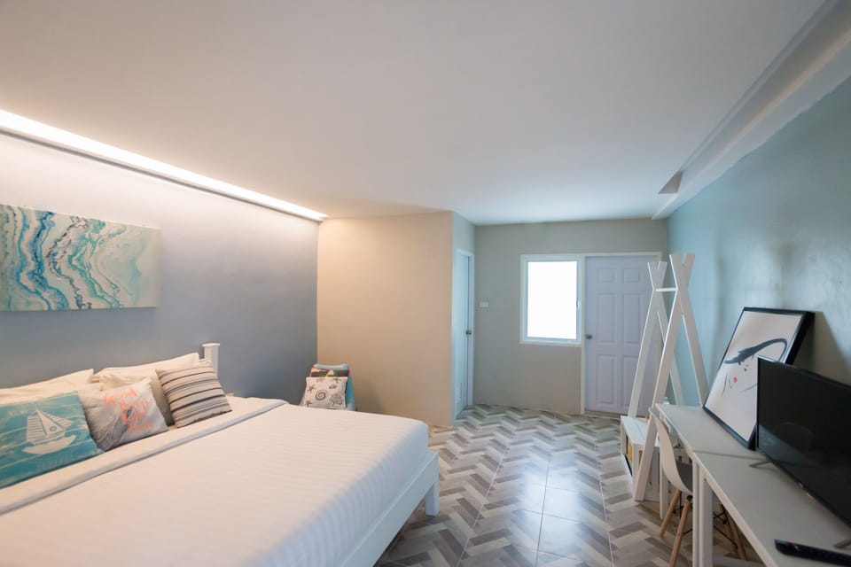 Economy Double Room with Balcony | In-room safe, free WiFi, bed sheets