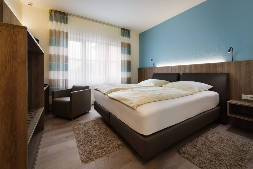 Standard Room | Egyptian cotton sheets, premium bedding, desk, soundproofing