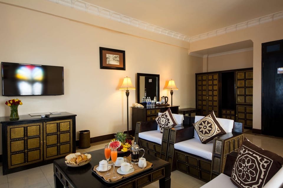 Junior Suite, 1 King Bed | Hypo-allergenic bedding, minibar, in-room safe, desk