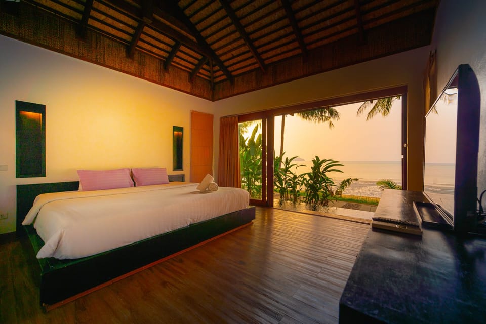 Baan Sod Sai Thani Pool (Villa)  | Minibar, in-room safe, desk, free WiFi