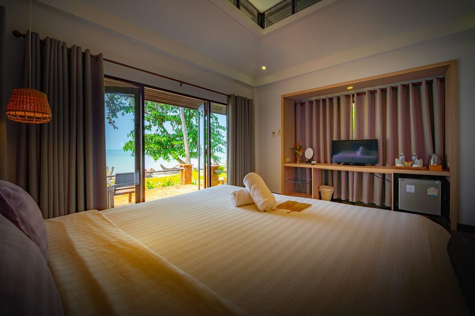 Baan Yong Yuth Buri (Beach Bungalow)  | Minibar, in-room safe, desk, free WiFi