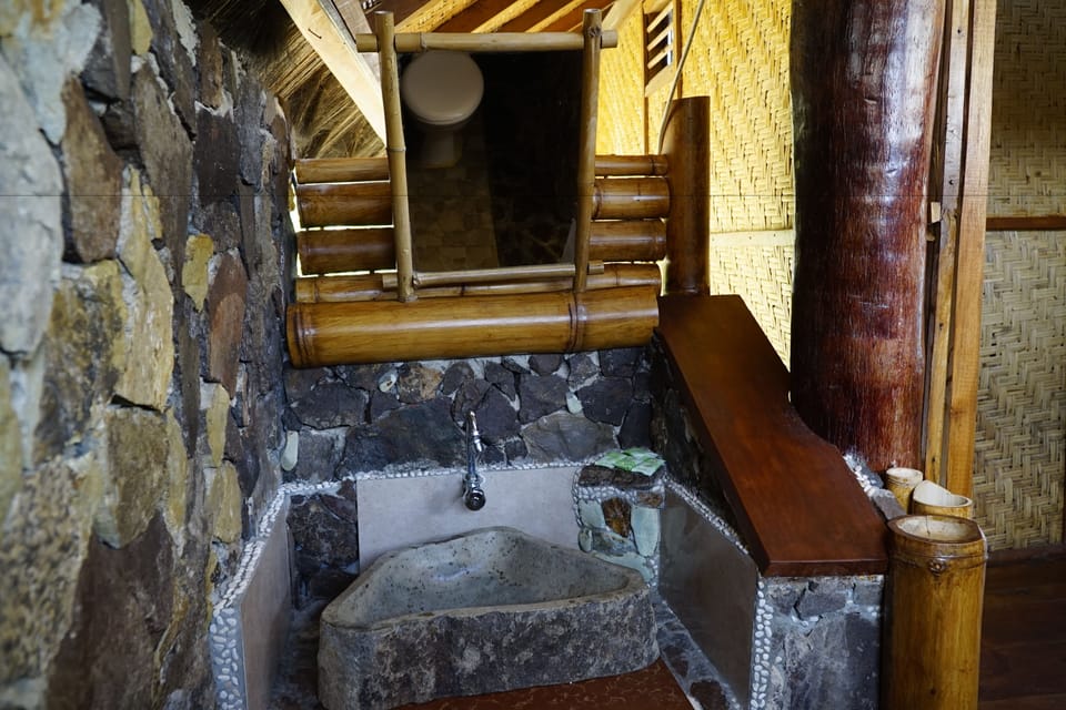 Superior Double Room, Sea View | Bathroom | Shower, free toiletries, towels