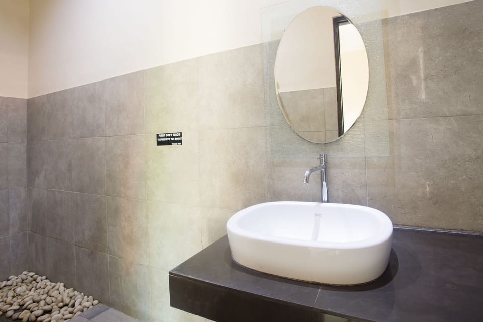 Standard Room | Bathroom | Shower, rainfall showerhead, free toiletries, towels