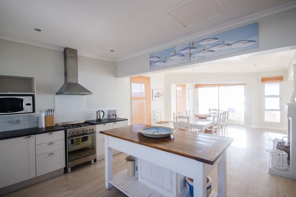 Villa (La Petite Baleine) | Private kitchen | Full-size fridge, microwave, oven, stovetop