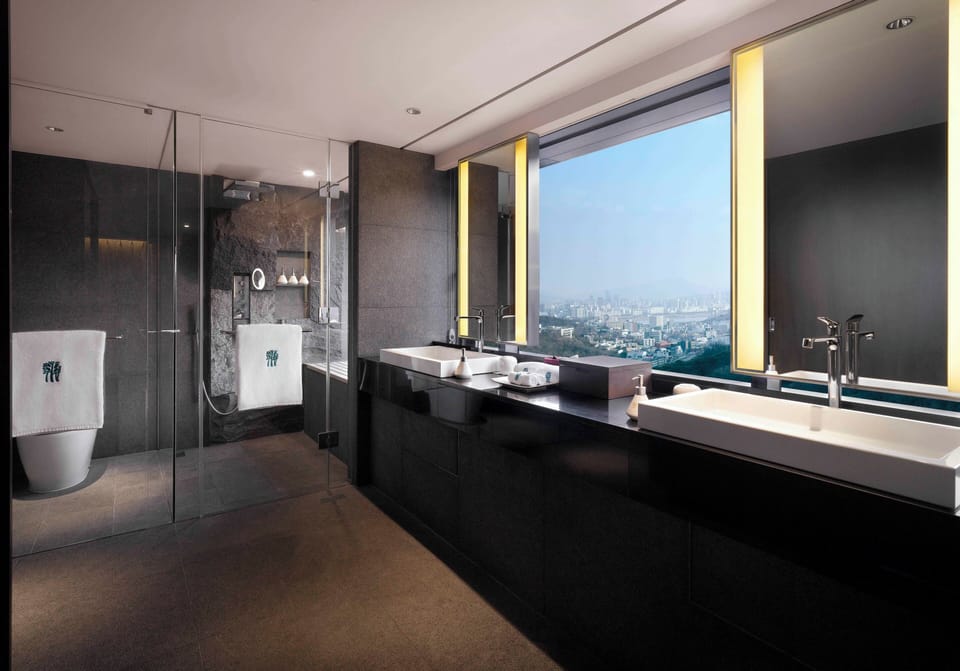Separate tub and shower, deep soaking tub, free toiletries, hair dryer