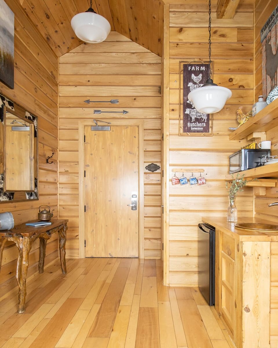 Premier Lodge | Private kitchen | Mini-fridge, microwave, paper towels