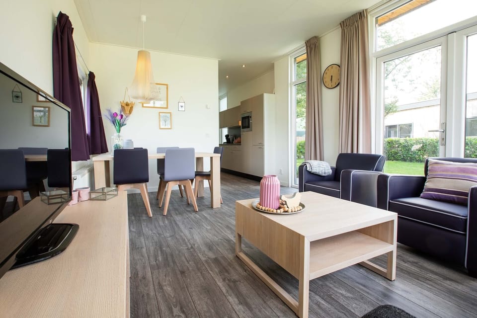 Module 5 personen | Living area | 40-inch flat-screen TV with cable channels, TV