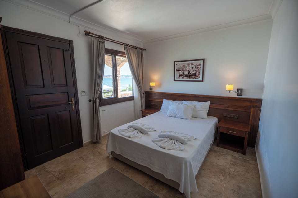 Comfort Room, Garden View | Premium bedding, minibar, in-room safe, desk