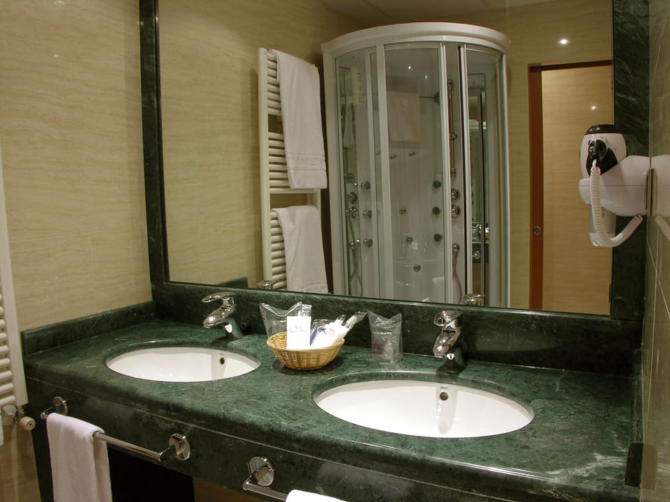 Minibar, in-room safe, desk, blackout drapes