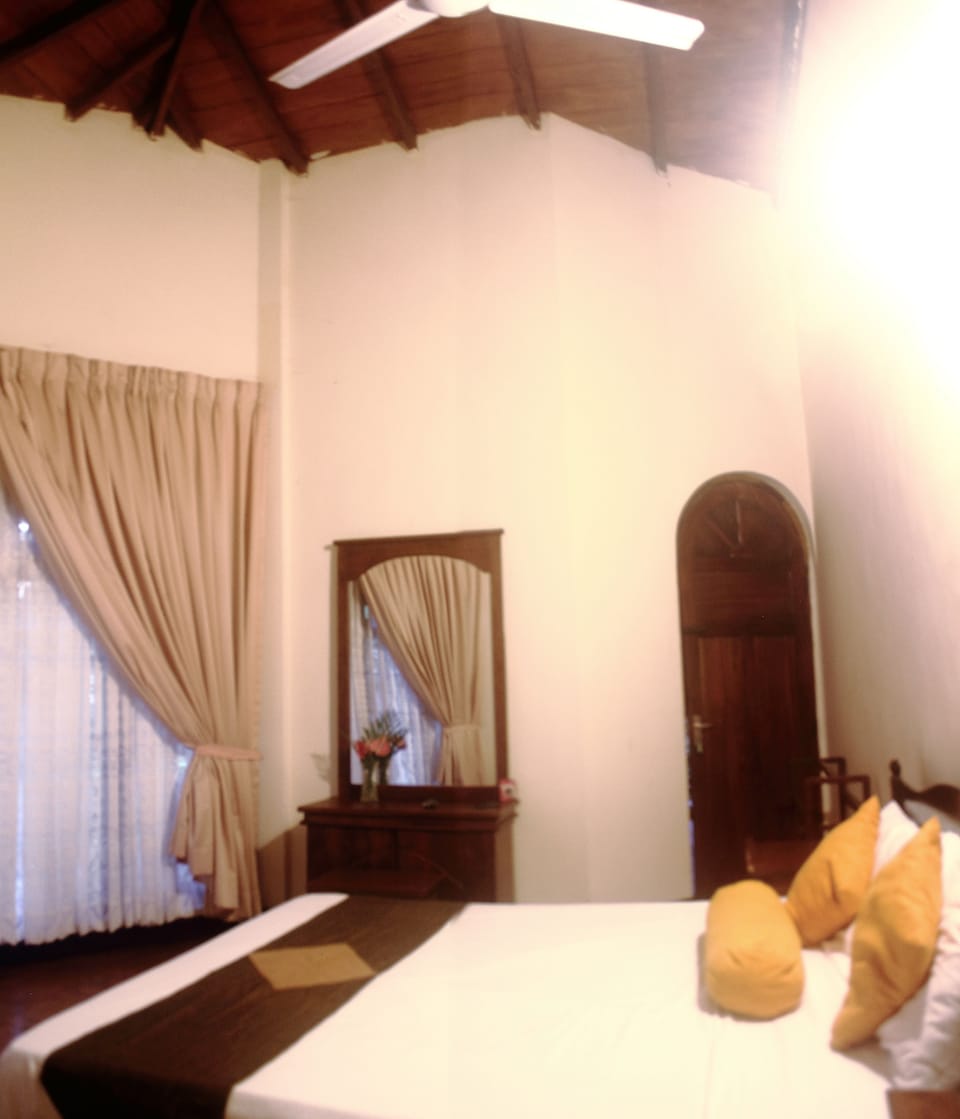 Superior Double or Twin Room, 1 Queen Bed, Garden View, Garden Area | Desk, rollaway beds, free WiFi, bed sheets