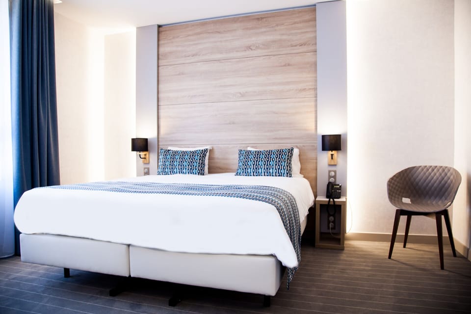 Premium Double Room, 1 King Bed, Private Bathroom, Pool View | Premium bedding, memory foam beds, in-room safe, desk