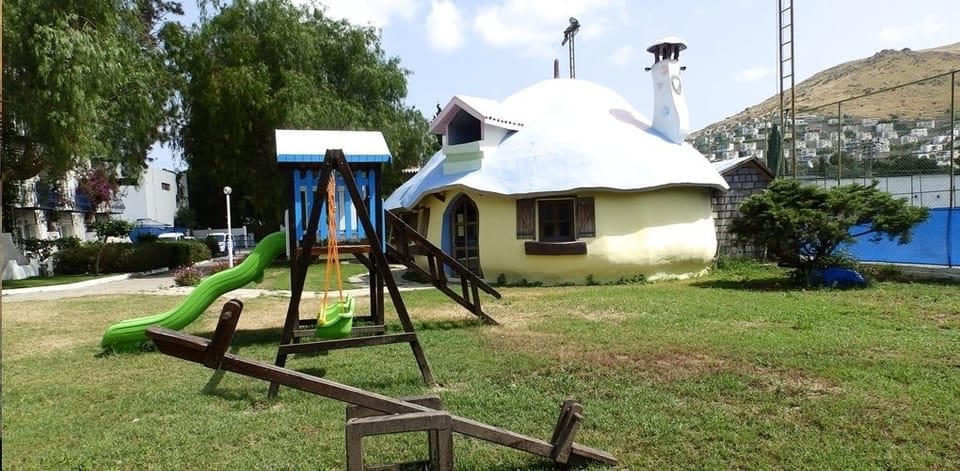 Children's play area - outdoor
