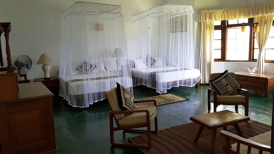 Deluxe Double or Twin Room, Valley View, Mountainside | Desk, iron/ironing board, free WiFi, bed sheets