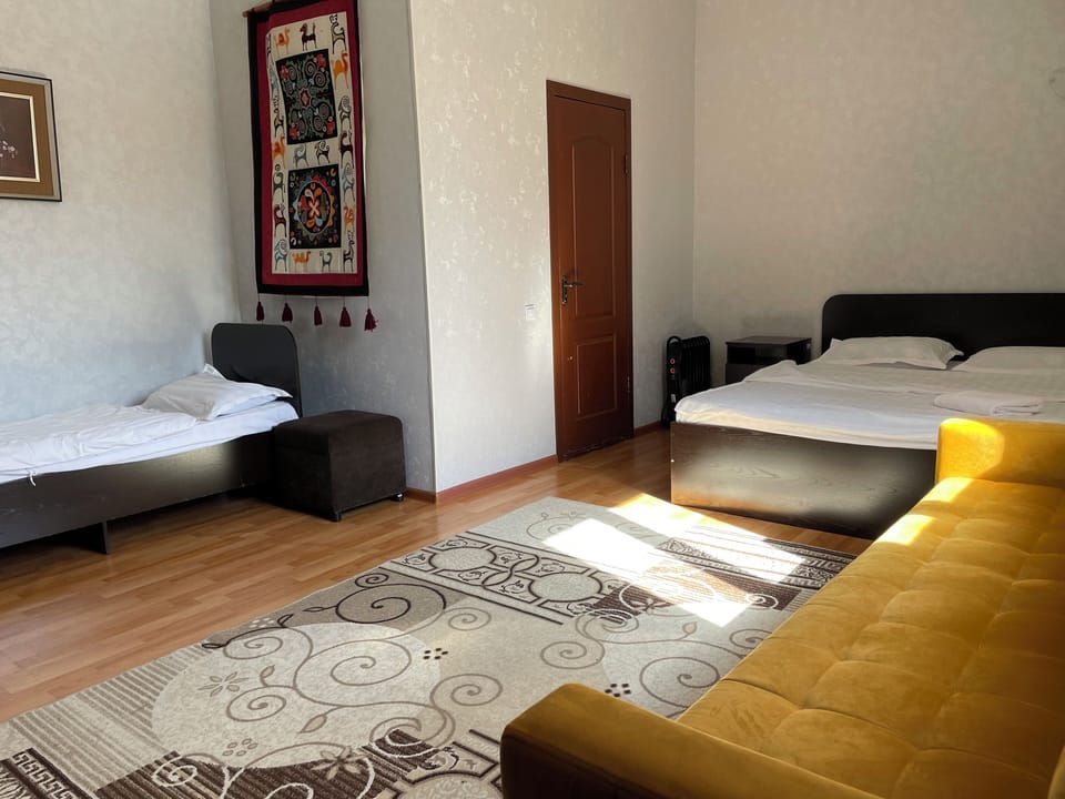 Comfort Double Room, Bathtub | Desk, soundproofing, iron/ironing board, free WiFi