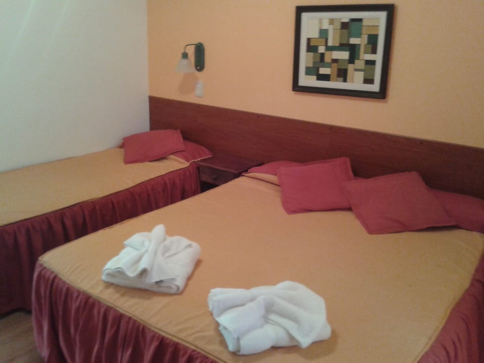 Triple Room | In-room safe, free WiFi, bed sheets