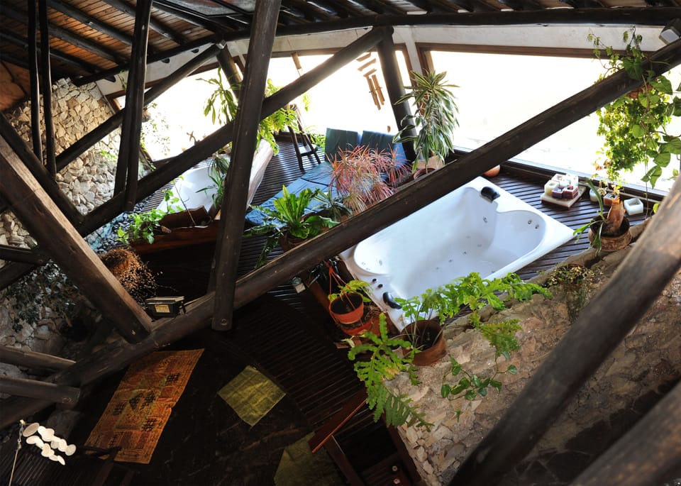 Indoor spa tub
