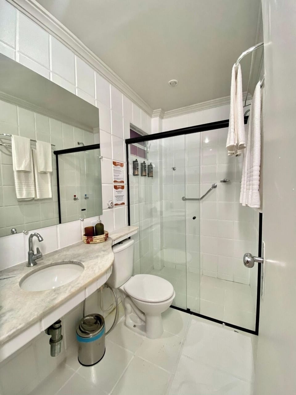 Standard Triple Room, Non Smoking | Bathroom | Shower, free toiletries, hair dryer, towels