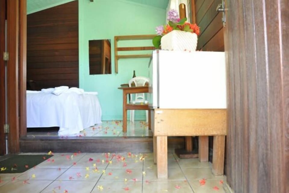 Traditional Double Room | Minibar, individually decorated, desk, laptop workspace
