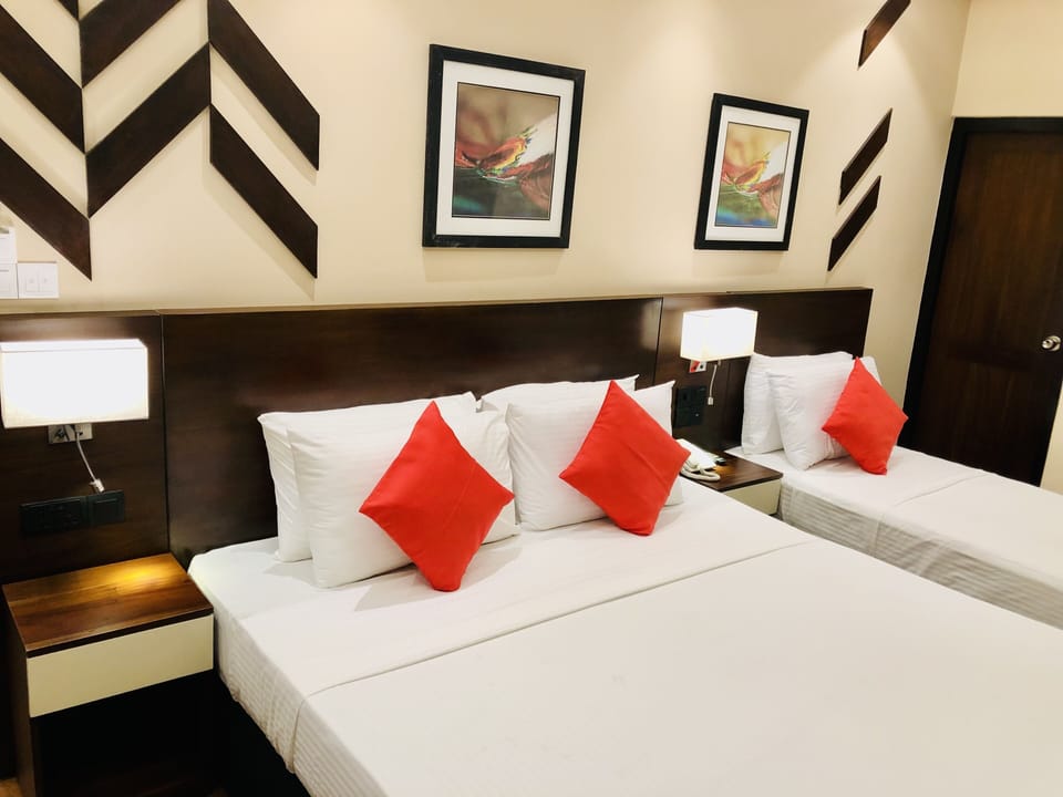 Standard Triple Room | 1 bedroom, premium bedding, in-room safe, desk