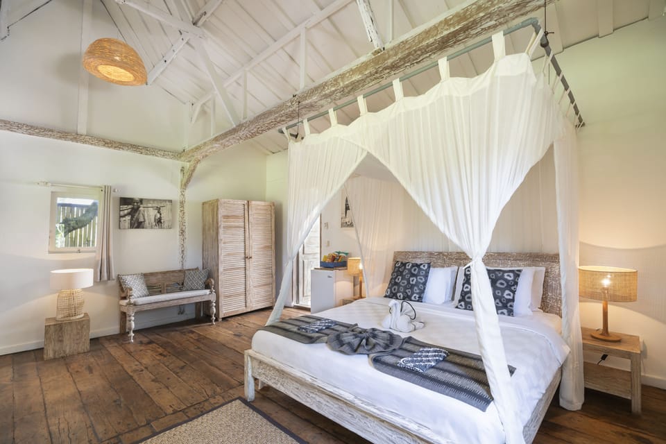 Premium bedding, in-room safe, desk, bed sheets