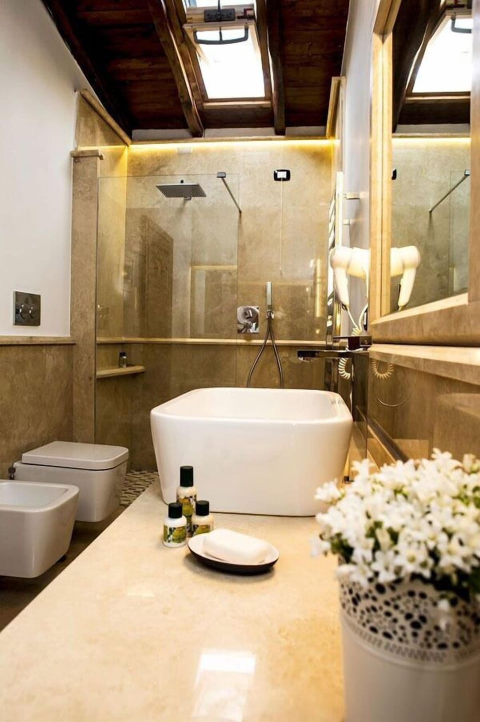 Double Room, Ensuite (Rosamarino) | Bathroom | Shower, designer toiletries, hair dryer, bidet