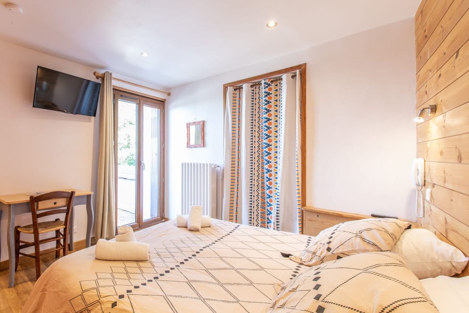 Suite, 2 Bedrooms, Terrace, Mountain View (Suite n°1) | Cribs (free), WiFi (free)