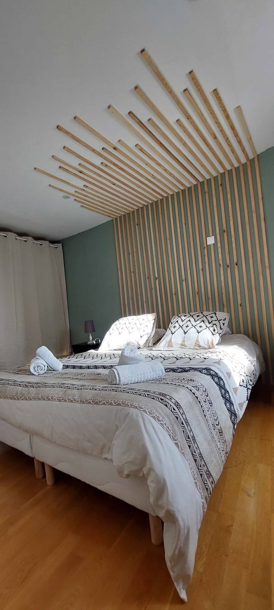 Classic Quadruple Room, Ensuite, Mountain View (Chambre 9 (2 pers)) | Free cribs/infant beds, free WiFi