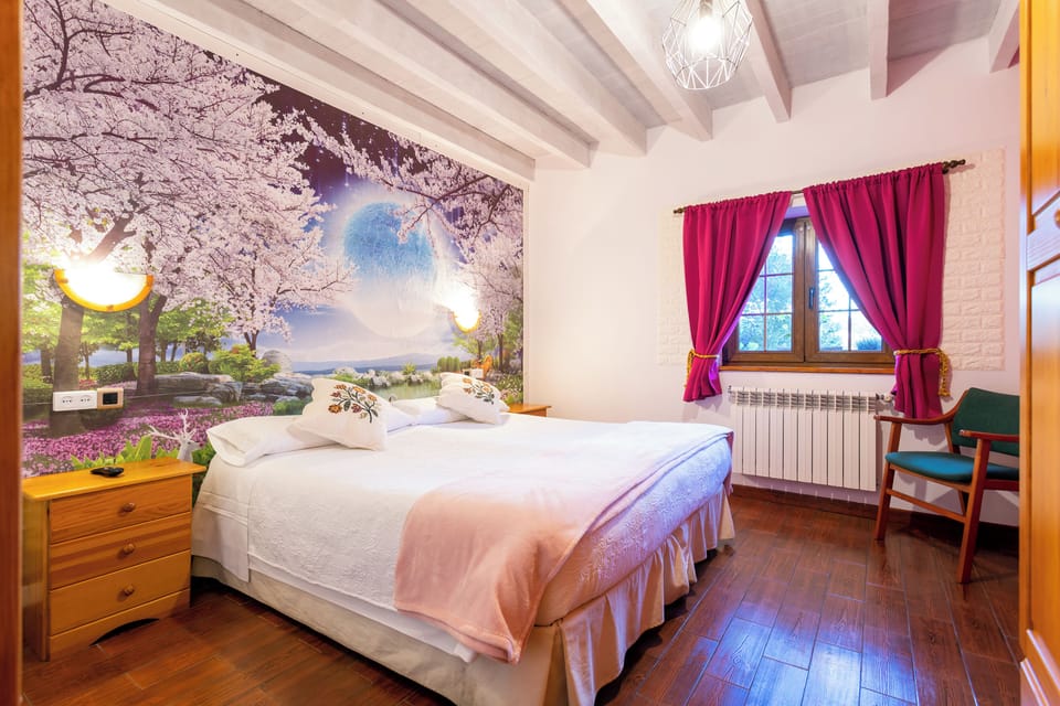 Basic Double Room, 1 Bedroom, Ensuite, Garden View | Garden view