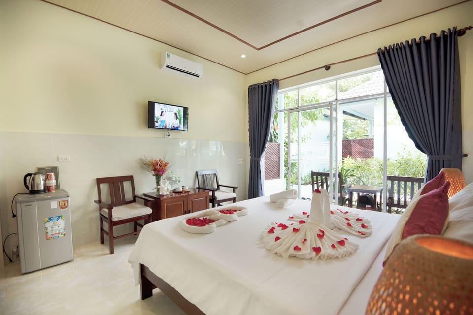 Minibar, in-room safe, individually decorated, individually furnished