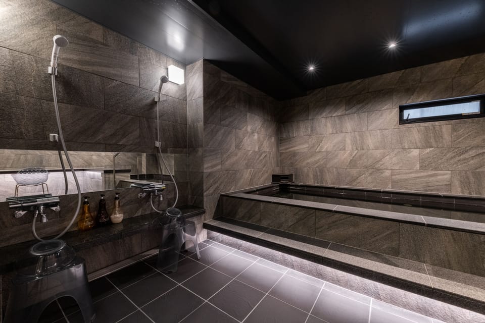 Indoor spa tub