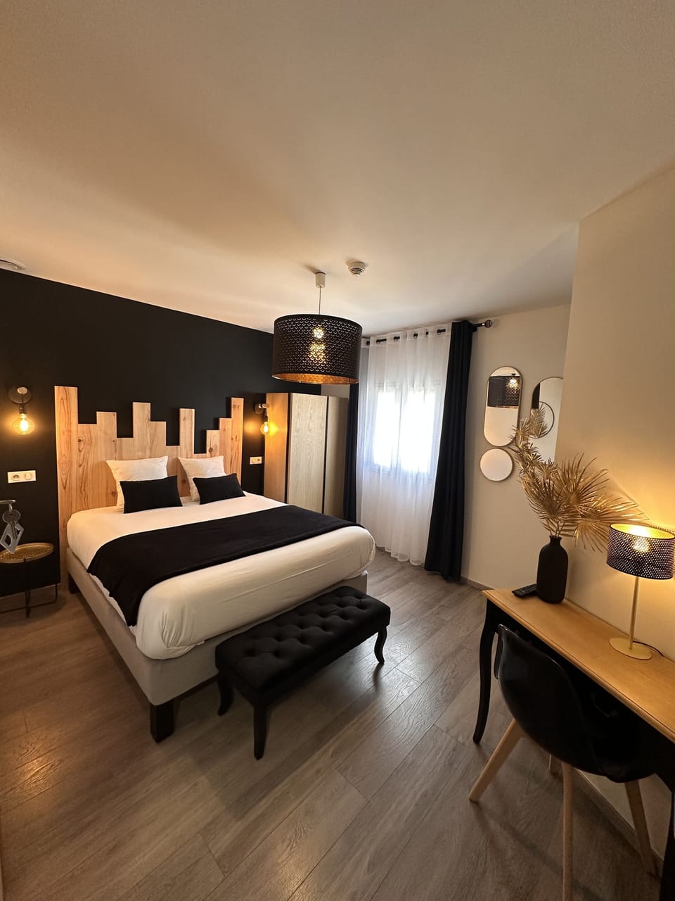 Comfort Double Room, 1 Bedroom, Private Bathroom | Desk, soundproofing, cribs (free), WiFi (free)