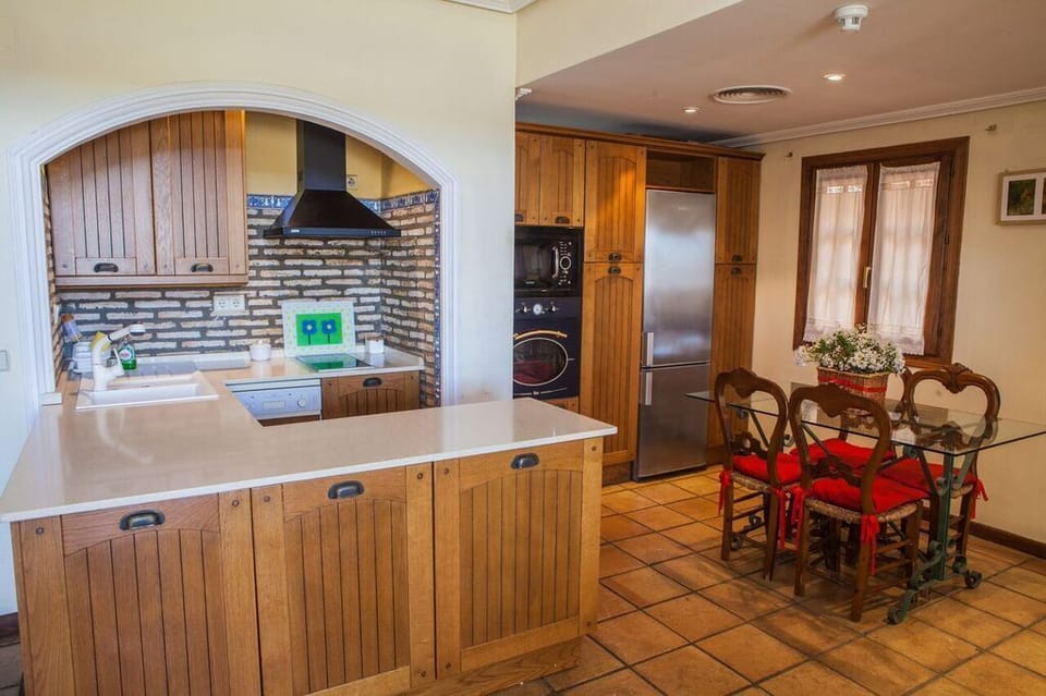 Duplex, 2 Bedrooms | Private kitchenette | Full-size fridge, microwave, stovetop, coffee/tea maker