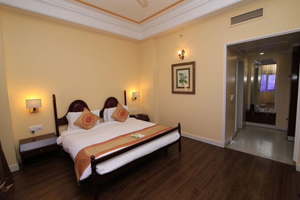 1 bedroom, premium bedding, minibar, desk