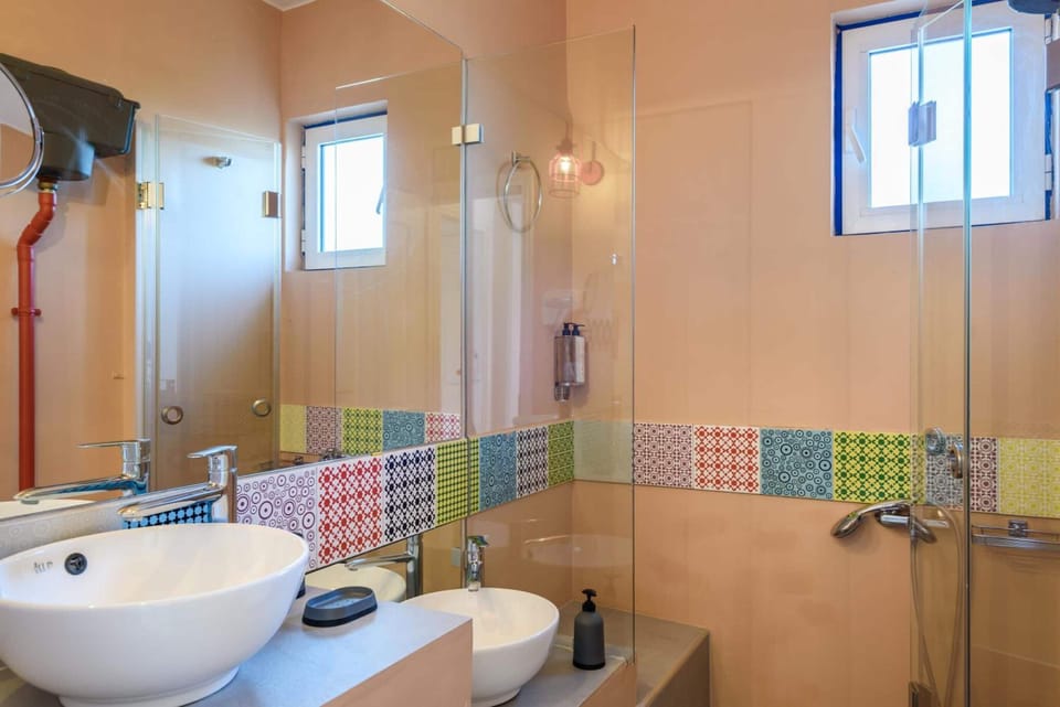 Shower, free toiletries, hair dryer, bathrobes
