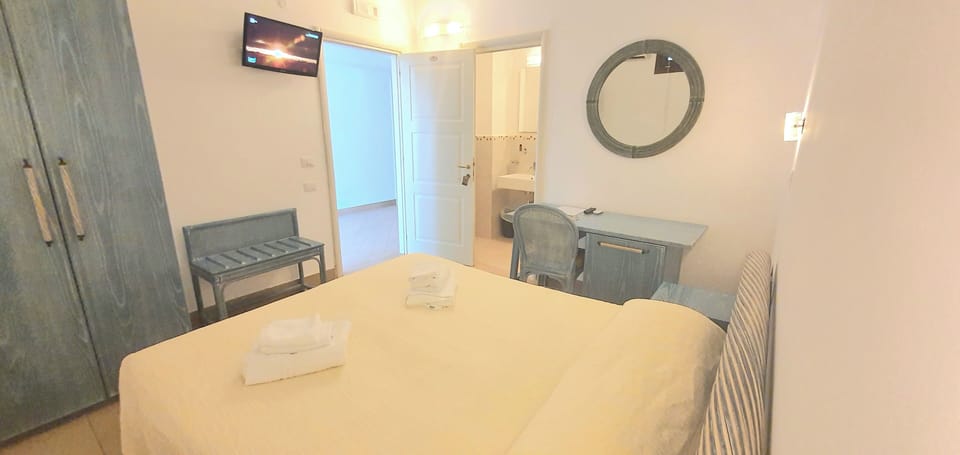 Economy Double or Twin Room (no window) | Free WiFi, bed sheets