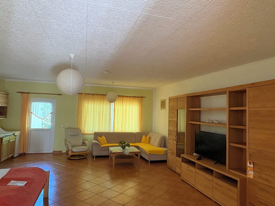 Comfort Quadruple Room, Non Smoking | In-room safe, desk, cribs (surcharge), rollaway beds (surcharge)
