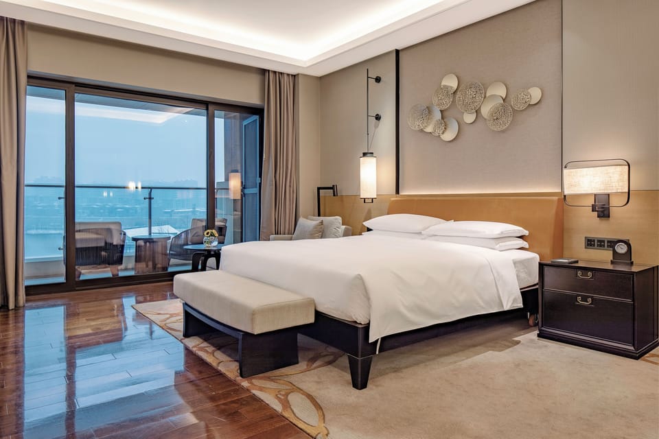 Premium bedding, minibar (free items), in-room safe, desk